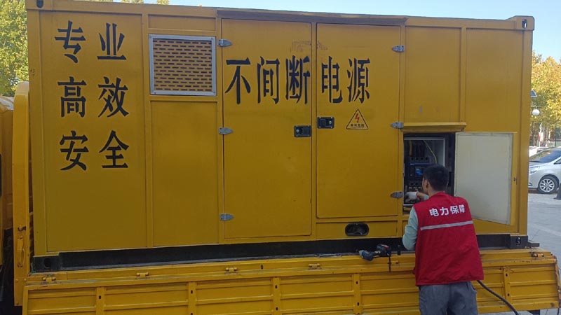 梨树柴油发电机组和UPS电源配合使用时，如何避免切换过程中的电力中断？